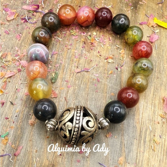 Indian agate charm adorned beaded bracelet